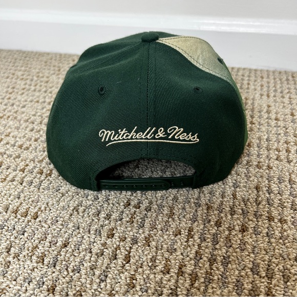 NEW Mitchell and Ness Milwaukee Bucks Tapestry Icon Snapback Hat Green NBA - Picture 6 of 9